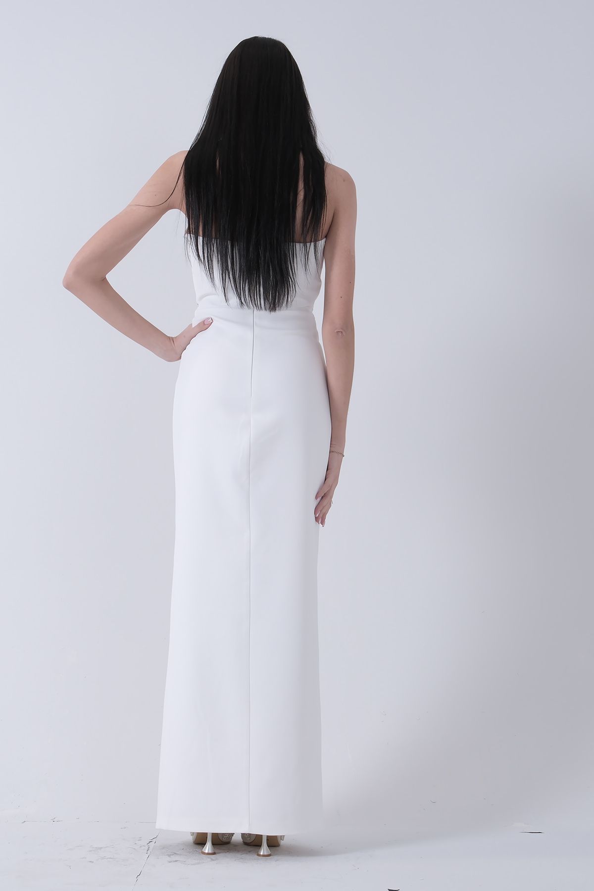 Feminist-White Evening Dress with Chest and Slit Stone Embroidery 08010202 5