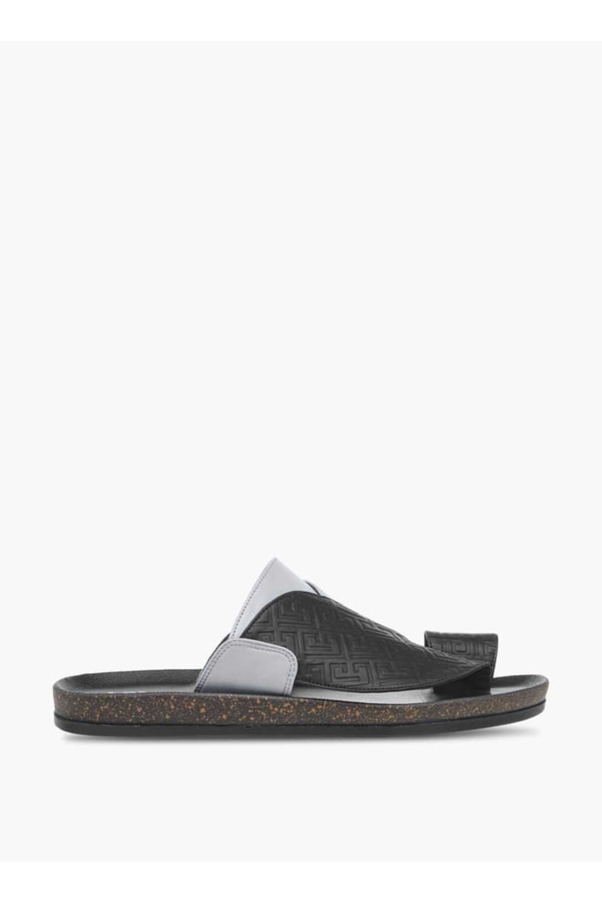 LBL by Shoexpress-Textured Slip-On Arabic Sandals with Toe Loop 2