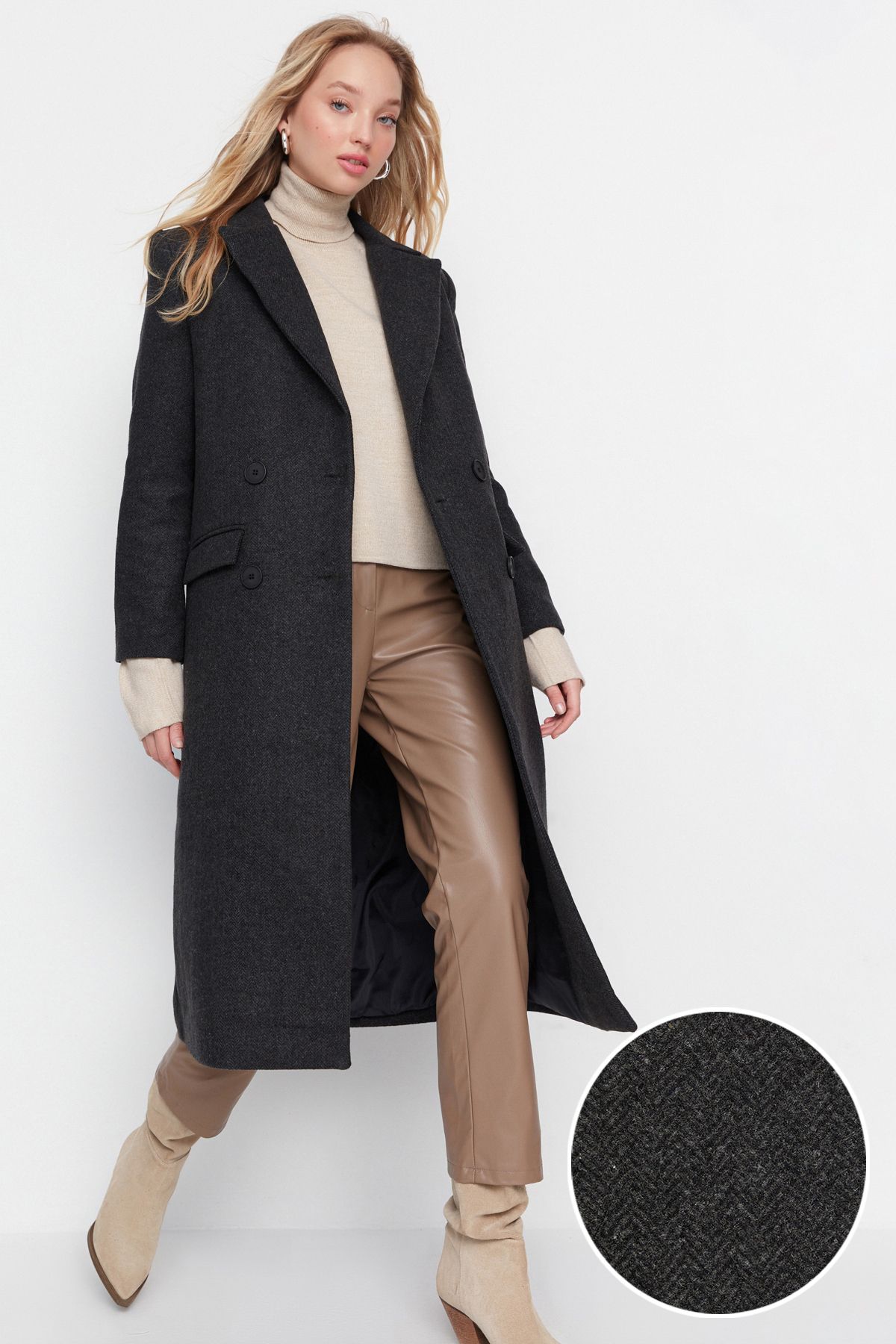 Trendyol Collection Czarny Długi Płaszcz Ze Wzorem W Jodełkę Kobieta - 38