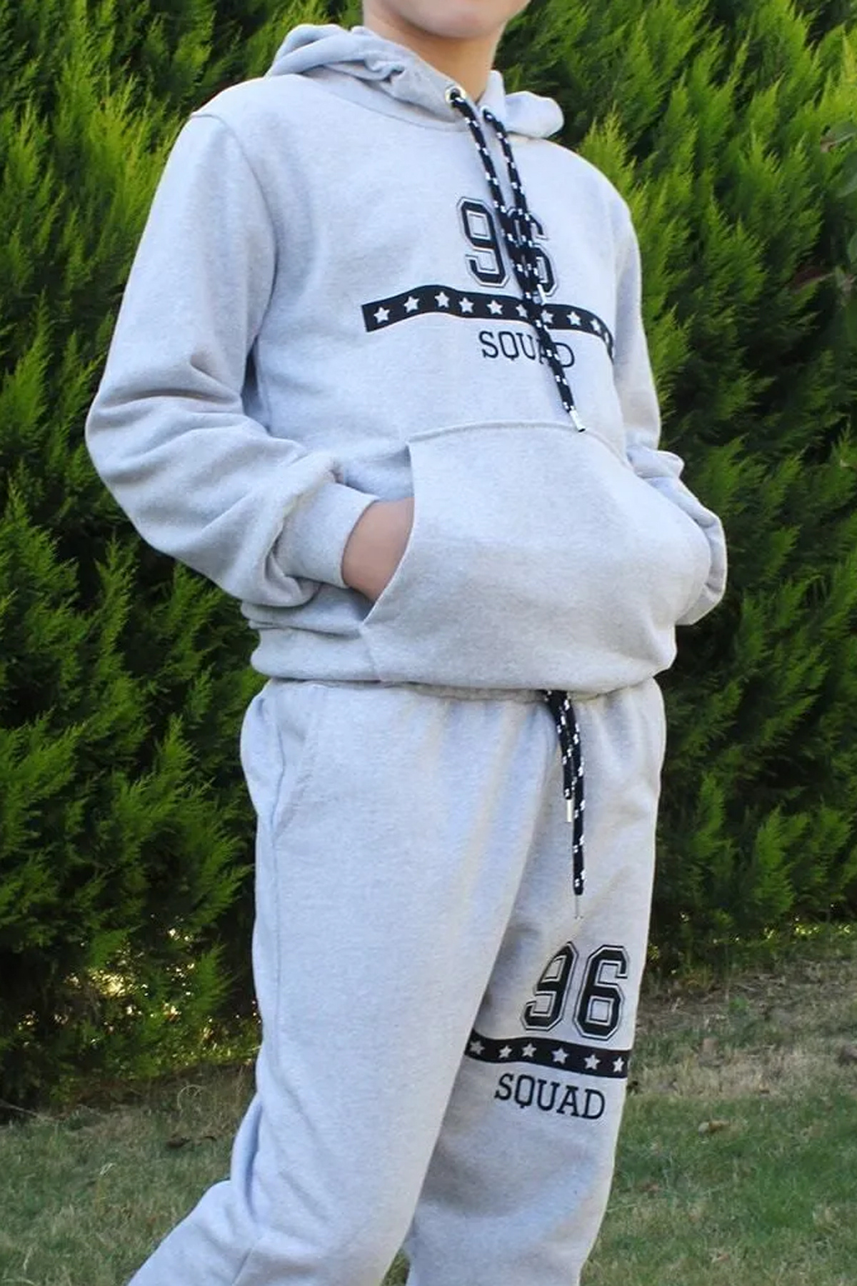 FYK KİDS 96 Yazı Baskılı Kanguru Cepli Kapşonlu Erkek Çocuk Alt-üst Eşofman Takımı fotoğrafı 3 (önizleme)