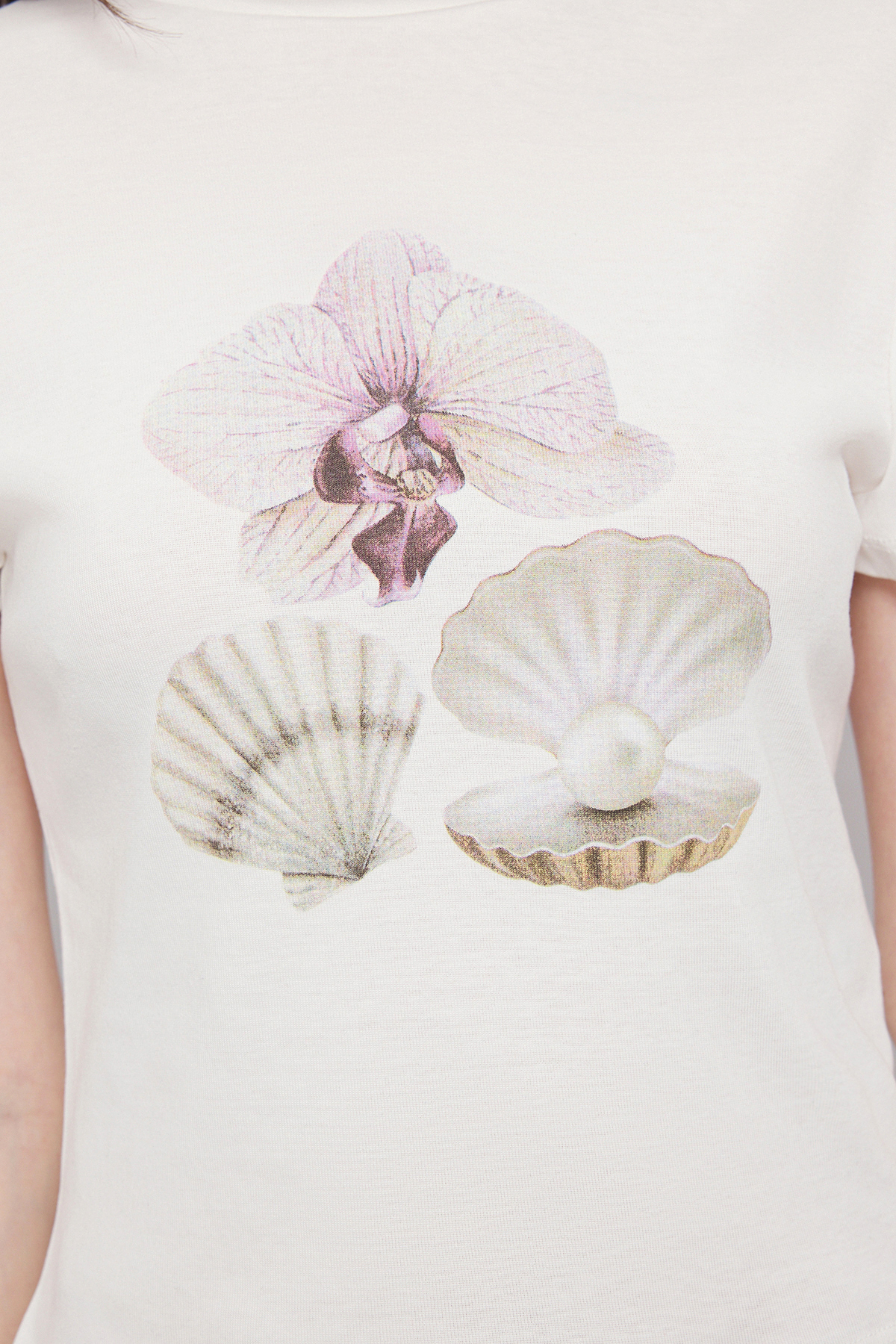 Trendyolmilla  Ekru Baskılı Fitted/Vücuda Oturan Örme T-shirt TWOSS25TS00108 - Görsel 3