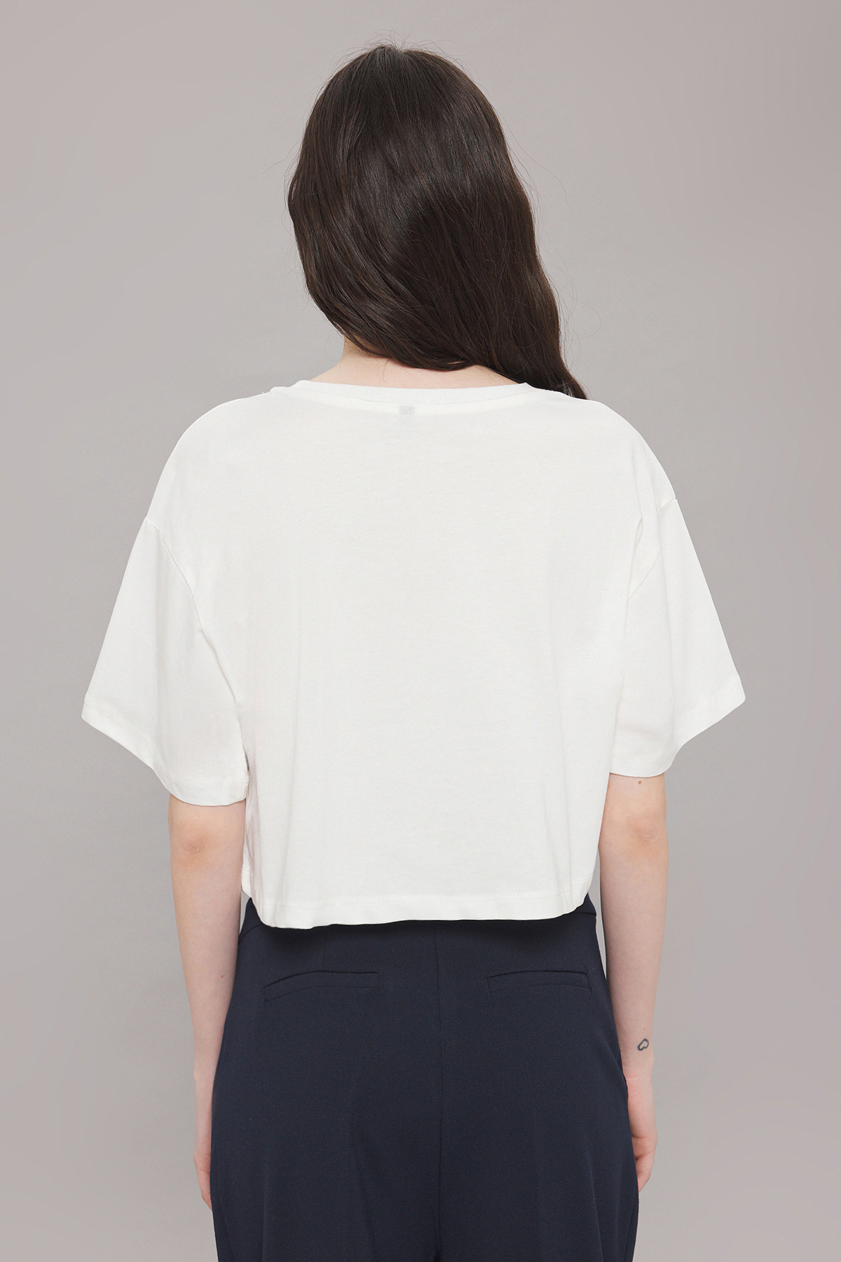 Trendyolmilla  Ekru %100 Kalın Pamuklu Relaxed/Rahat Kalıp Crop Baskılı Örme T-Shirt TWOSS25TS00080 - Görsel 5