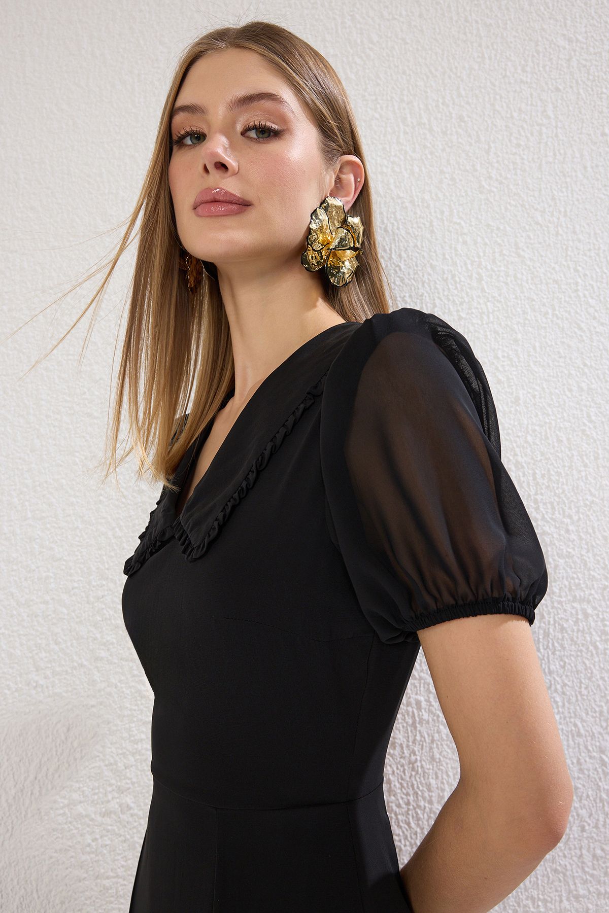 complete the look image