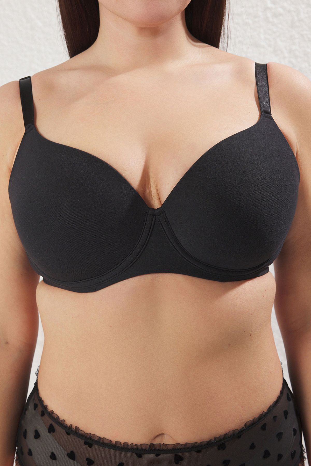 Trendyol Curve-Černá podprsenka s pevným košíčkem Plus Size TBBSS25CW00001 3