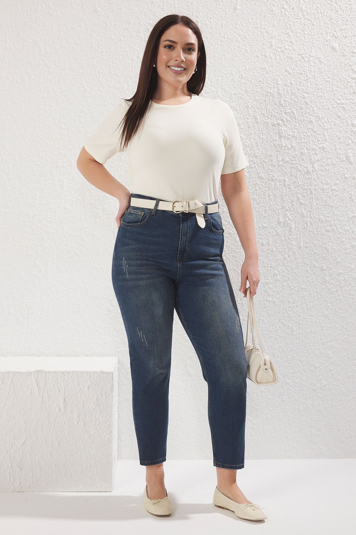 Trendyol Curve-Σκούρο μπλε Destroy Λεπτομέρεια Ευέλικτο Plus Size Skinny Jeans TBBSS25CJ00011 1