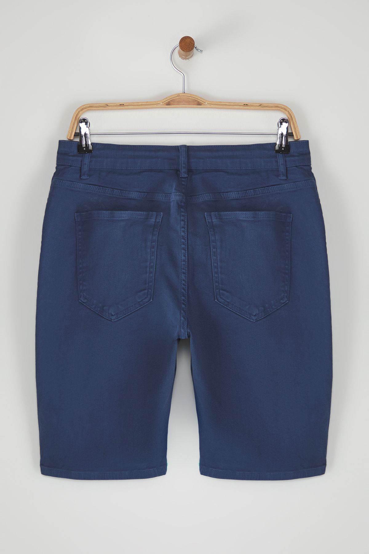 Trendyol Collection-Indigo Regular šortky a bermudy TMNSS23SR00067 10