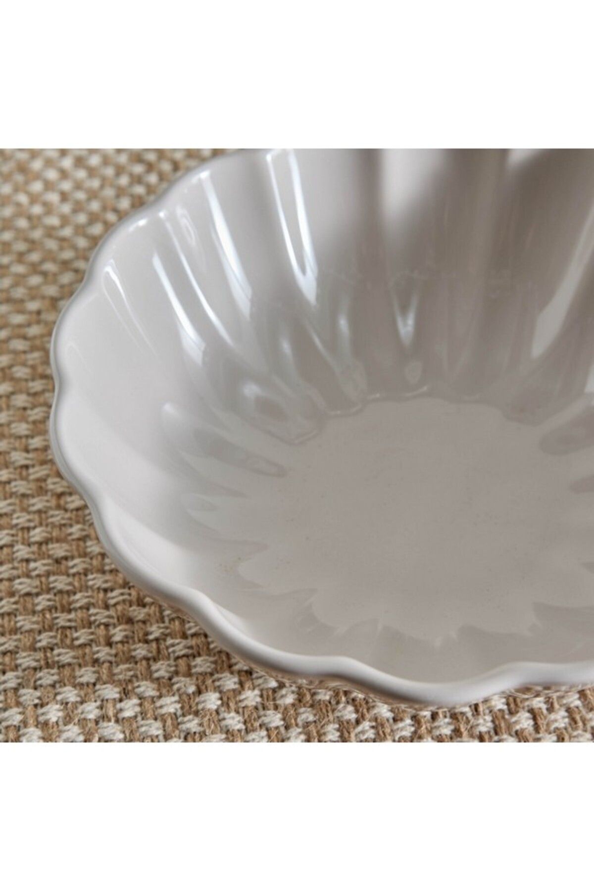 Home Box-Siam Scallop Serving Bowl 22 cm 3