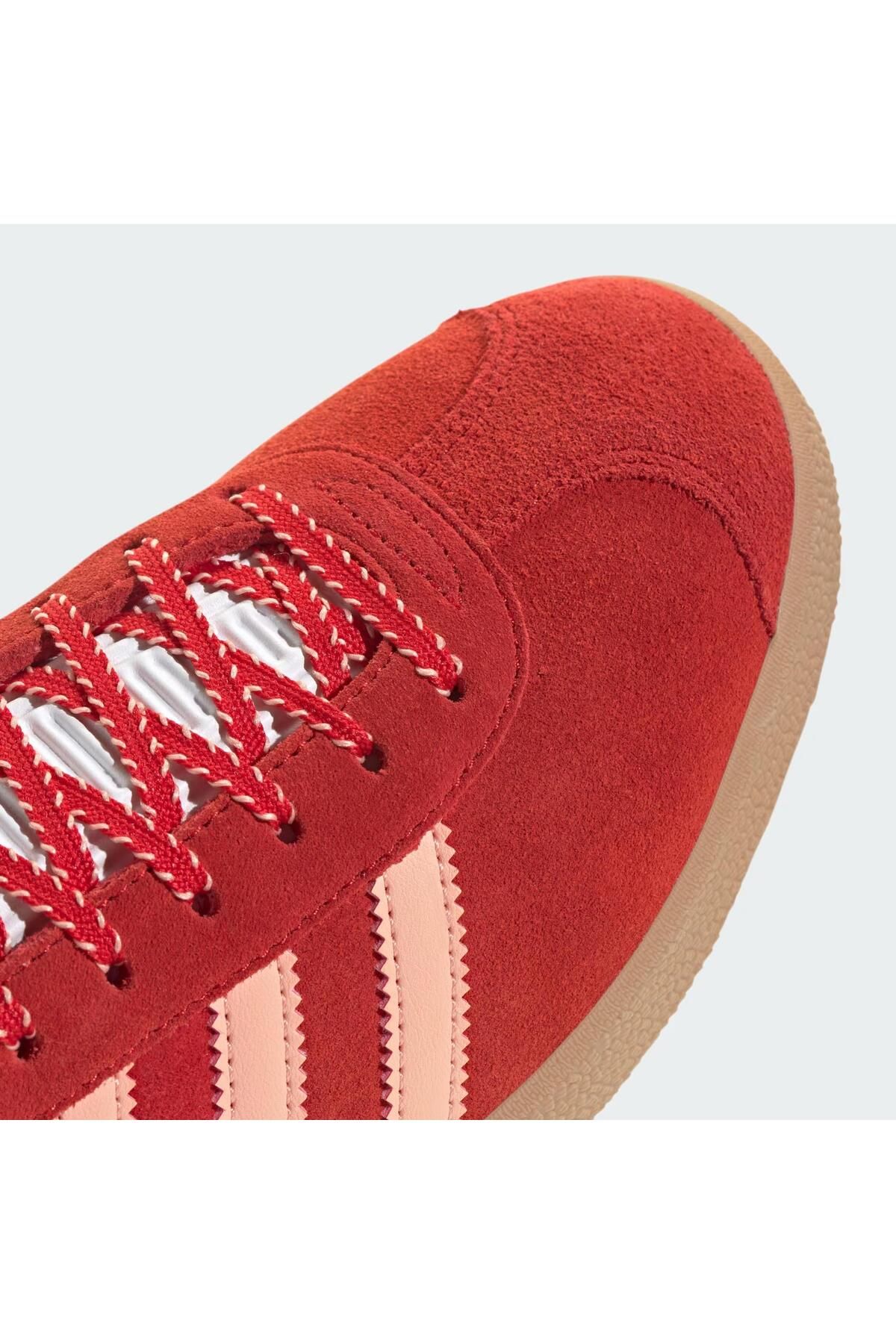 اسنیکر قرمز زنانه کفش ورزشی روزانه غازل adidas
