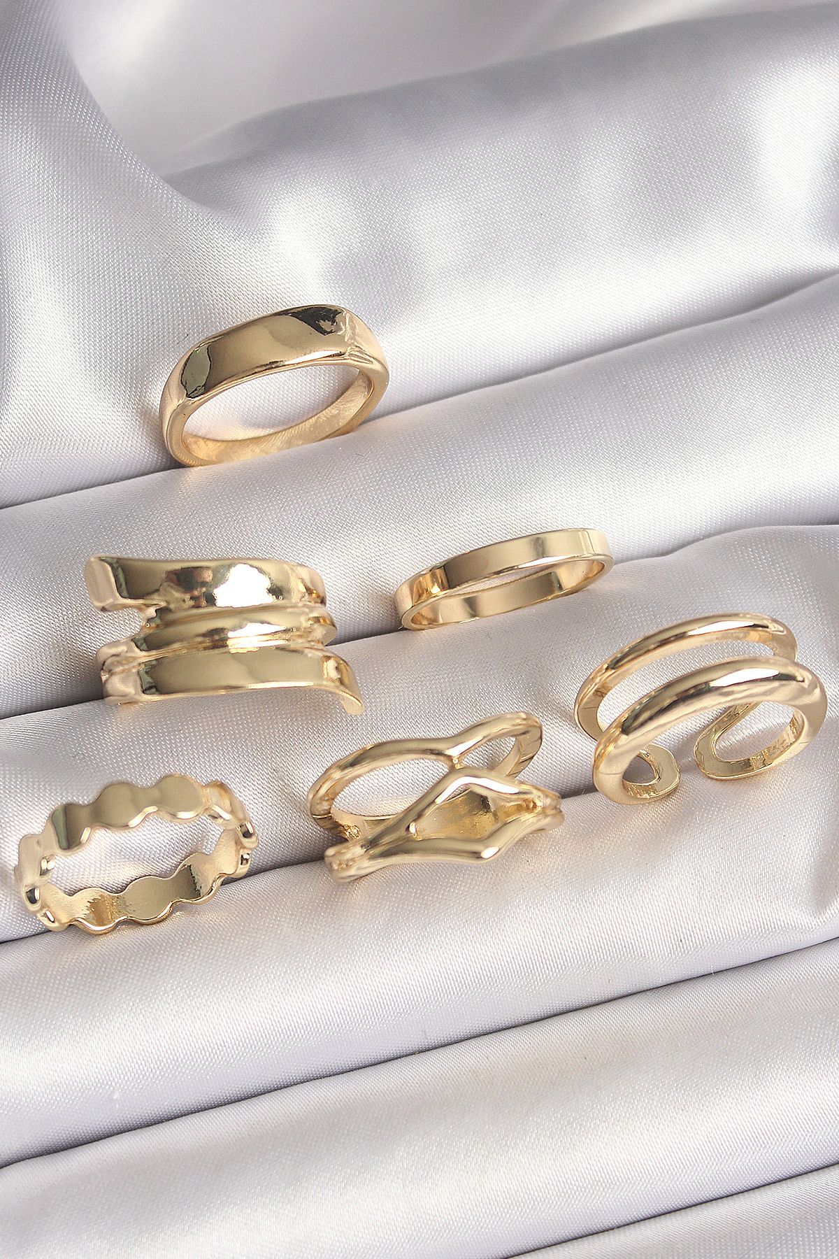 Evinso Pirinç Gold Renk İşlemeli Plaka Model 6'Lı Kadın Yüzük Seti