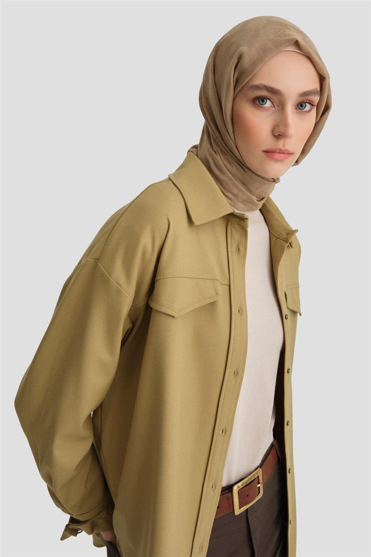 پیراهن با جزئیات کمربند روی کاف 24k3606 زیتونی Armine