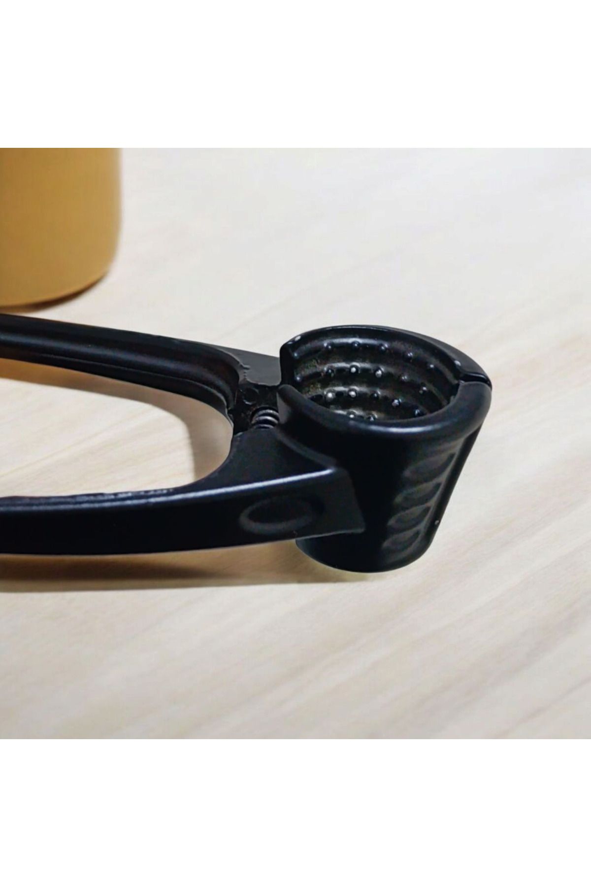 KANİNCHEN-Cast Nut Cracker Small Durable Hazelnut Cracker 3