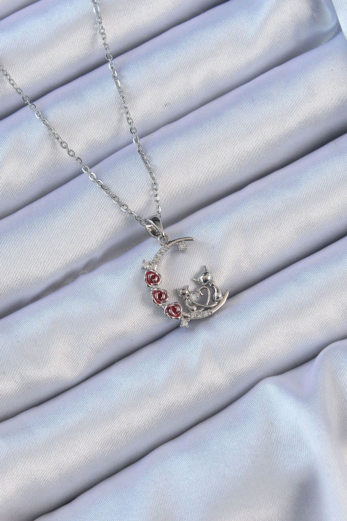 Mu Art 316L Steel Special Series Chain Silver Color Red Rose Detail Cat
