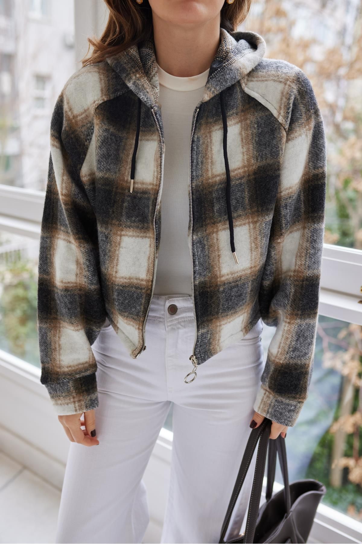 Askı Tekstil Ekru-Taba Kapişonlu Ekoseli Crop Ceket