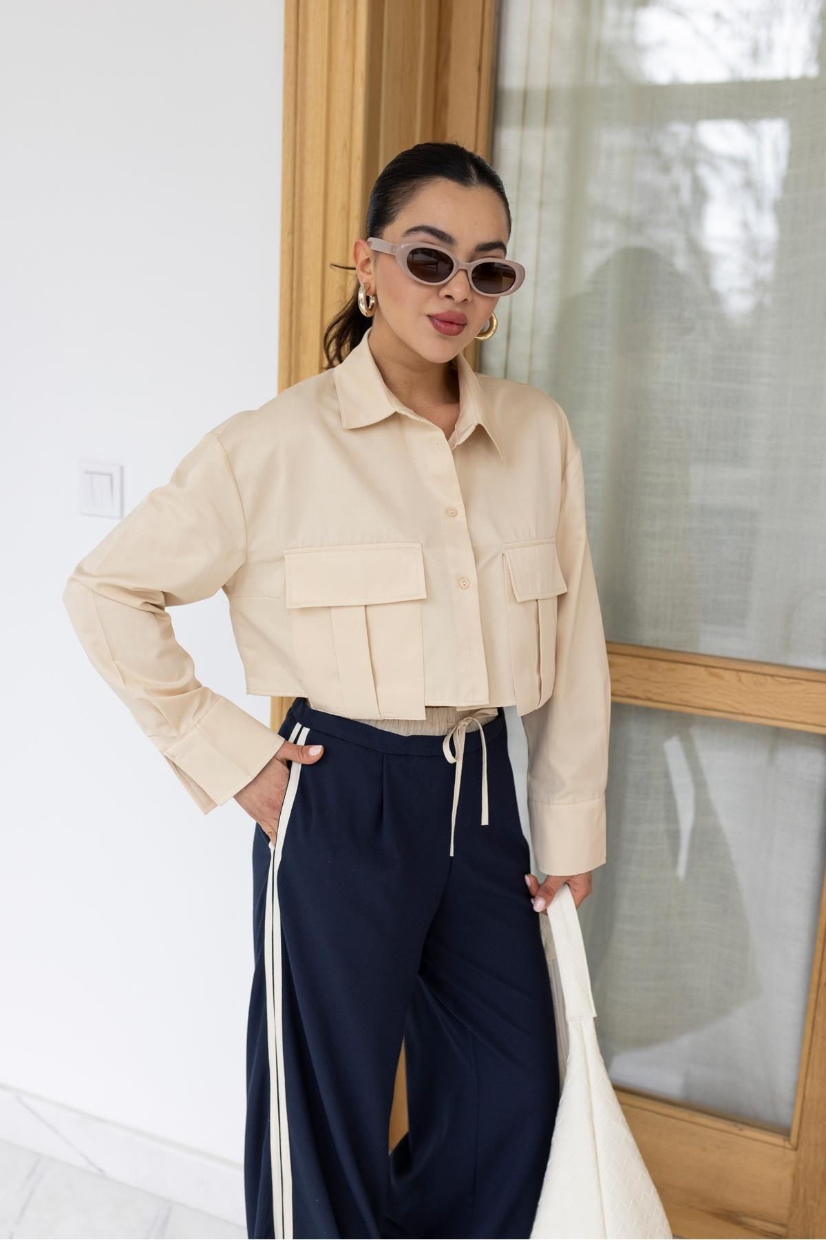 Askı Nişantaşı-Beige Two Pocket Crop Shirt 3