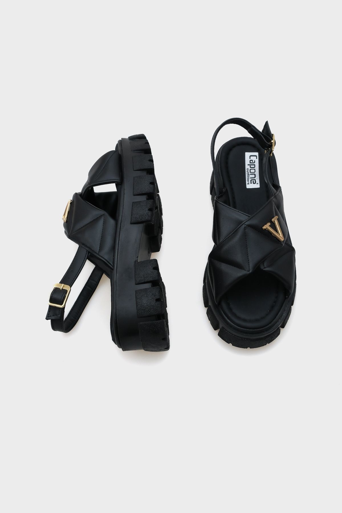 Capone Outfitters-Damensandalen mit dicker Sohle, Knöchelriemen und bequemer Sohle 3