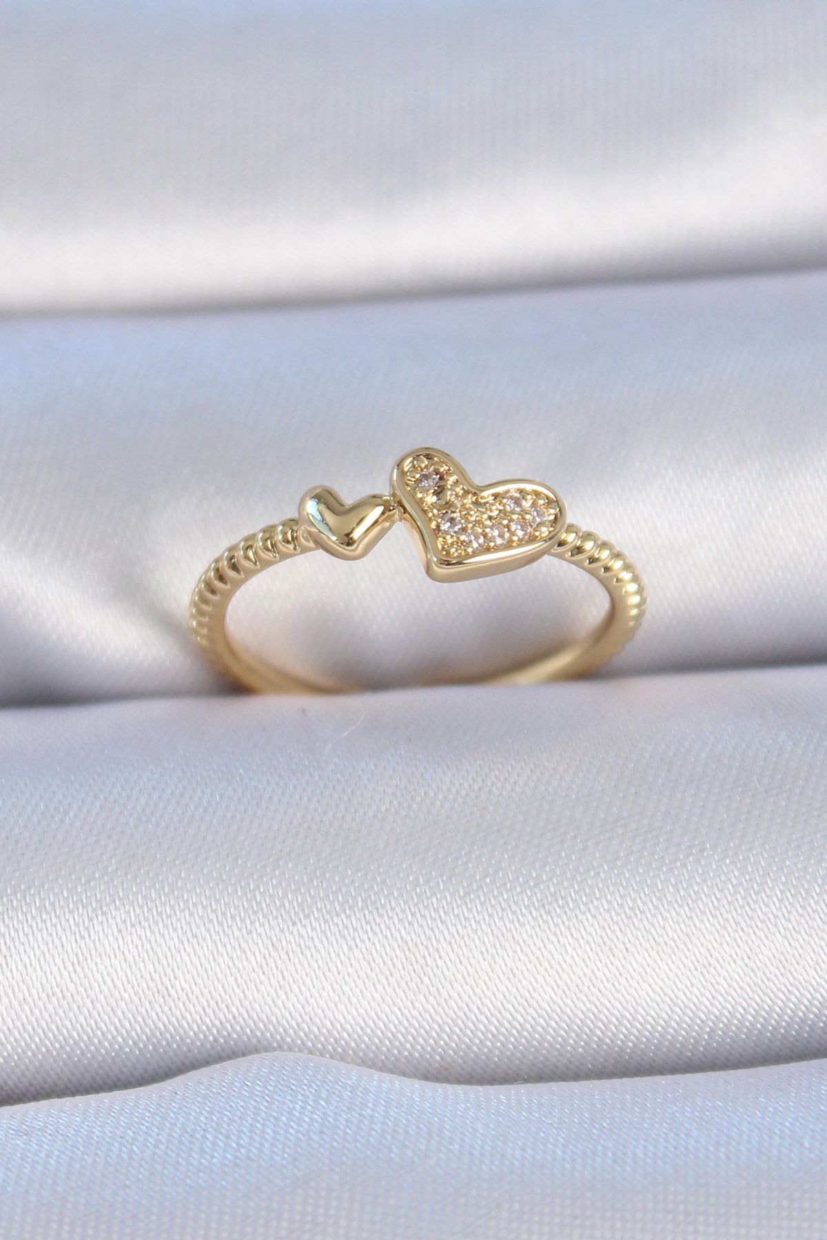 MMB Boutique Pirinç Gold Renk Zirkon Taşlı Kalp Model Kadın Yüzük