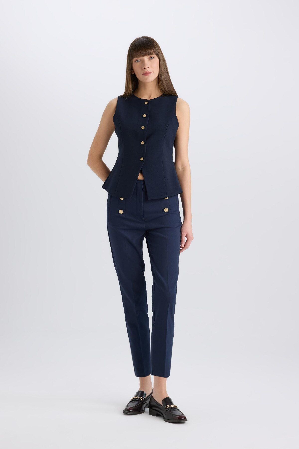 DeFacto-Skinny-Fit-Hose mit hoher Taille und Knopfleiste und geradem Bein E5431AX25SP 4