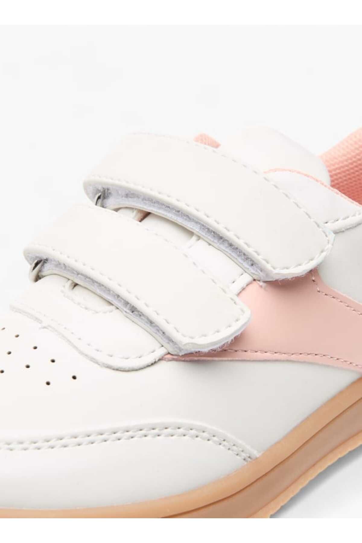 Juniors-Colourblock Sneakers with Hook and Loop Closure 4