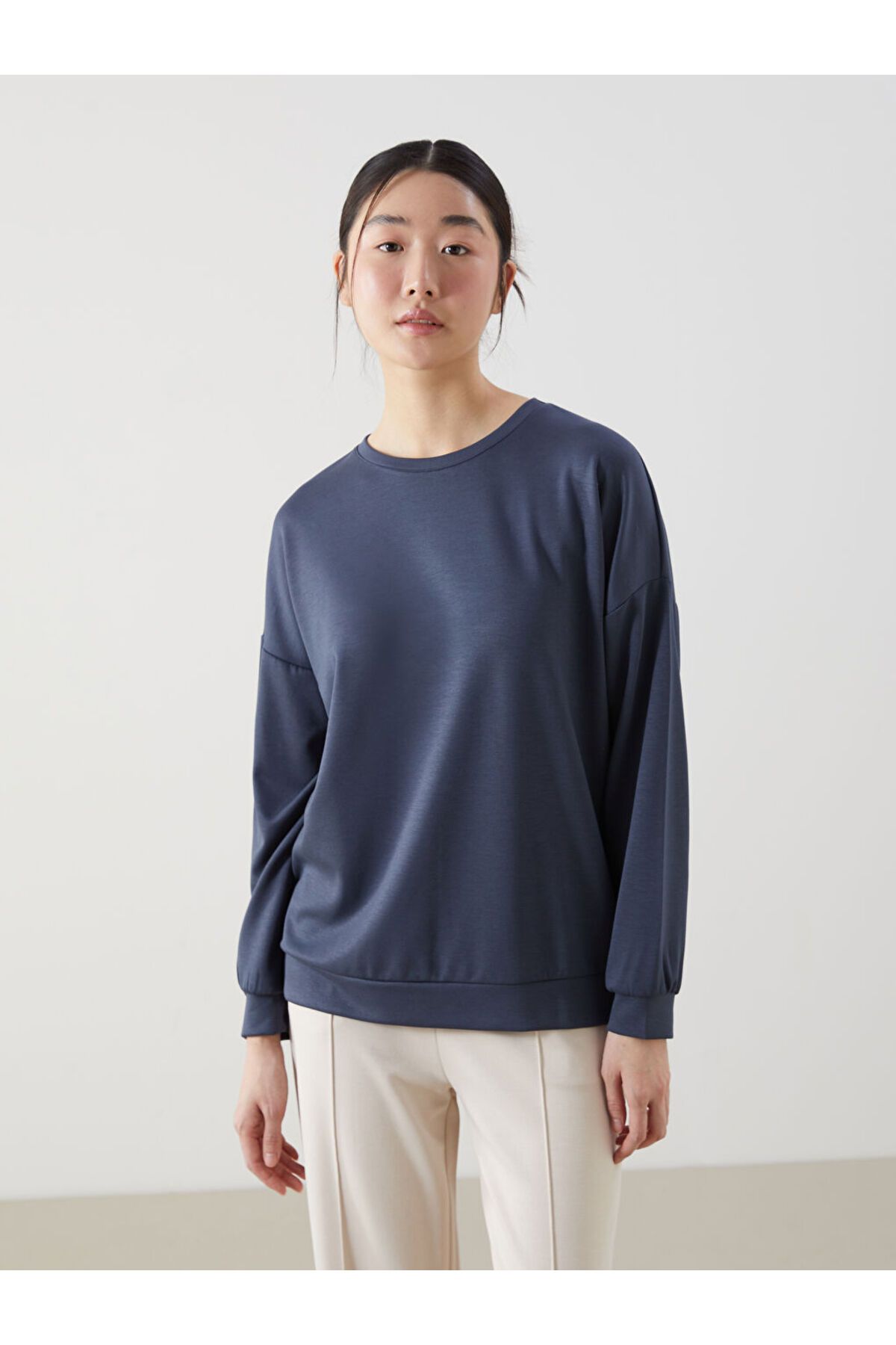 LC Waikiki Bisiklet Yaka Kadın Sweatshirt