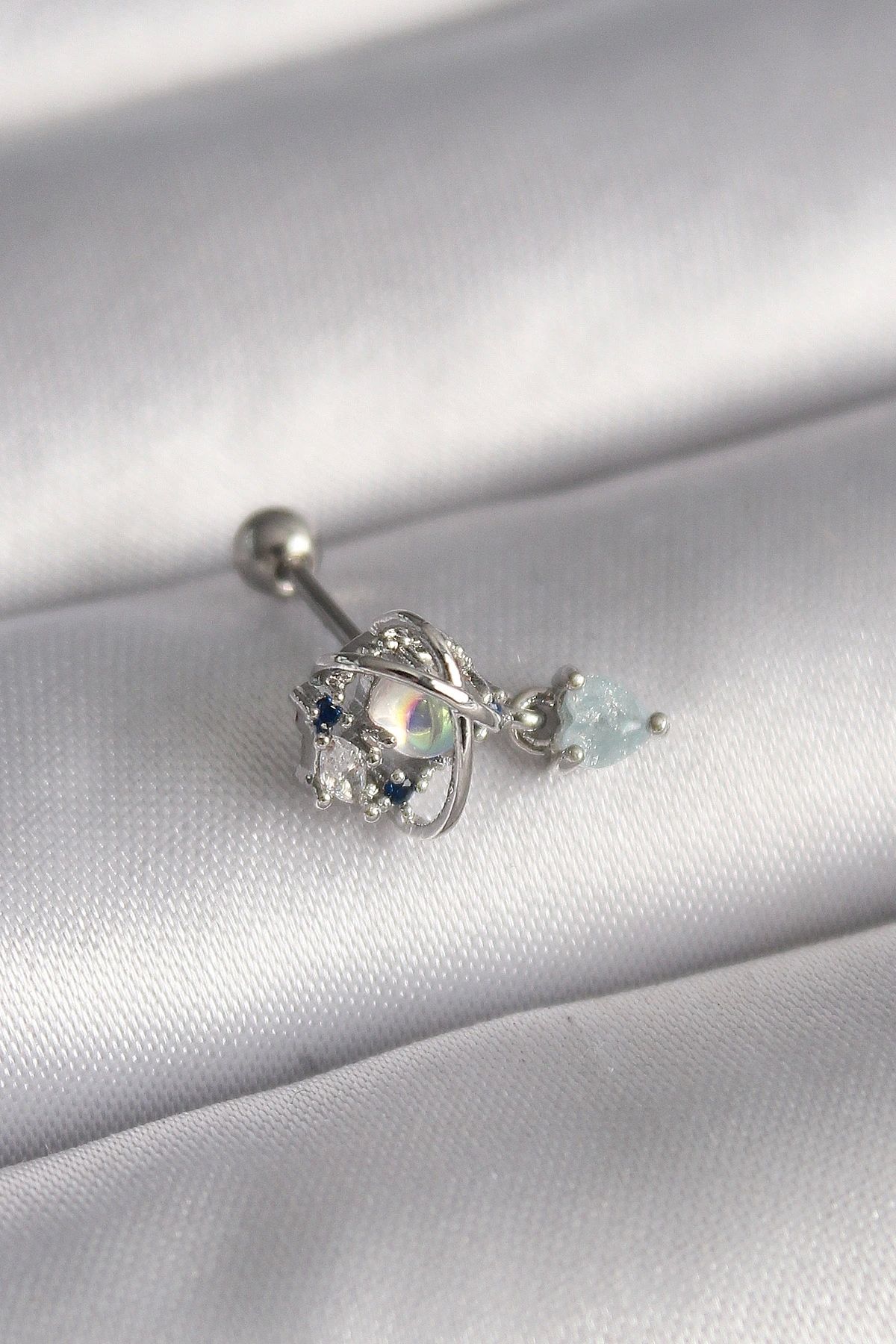 shopwave 316L Çelik Gümüş Renk Zirkon Taşlı Sallantı Kalp Detay Tragus Piercing