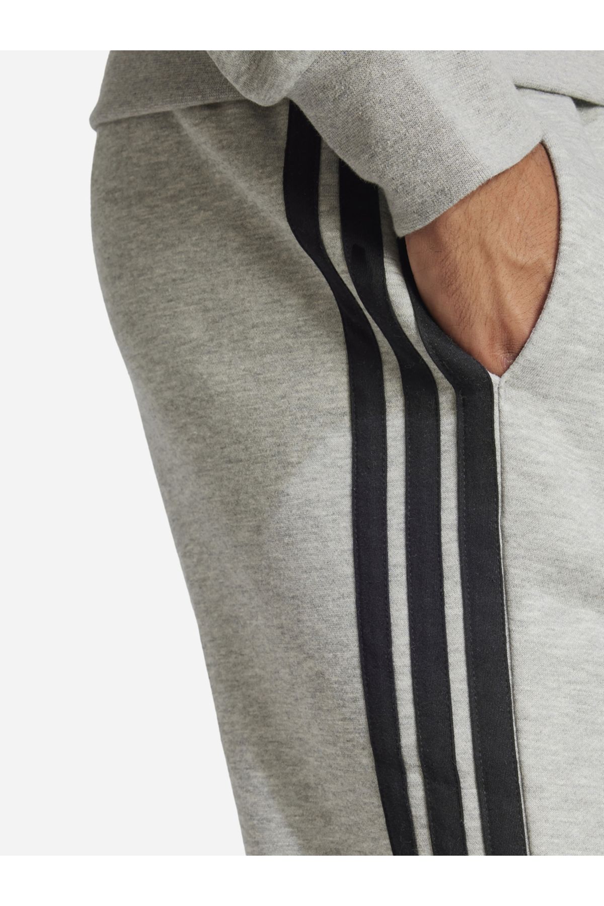 adidas-بنطلون Essentials French Terry ذو الأكمام المدببة والمزين بثلاثة خطوط 4