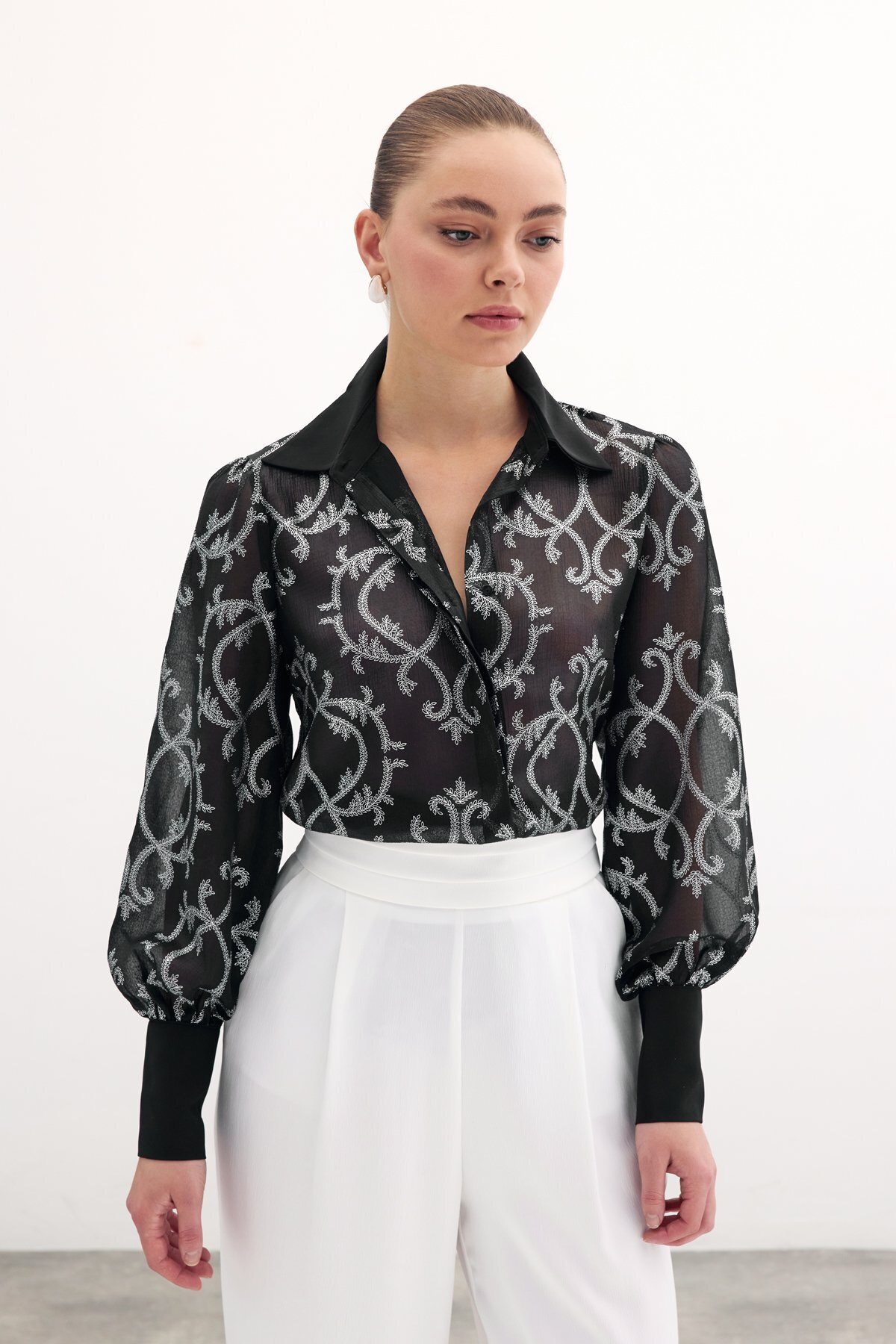 Sateen-Chiffon Shirt with Wide Cuffs - Black 2