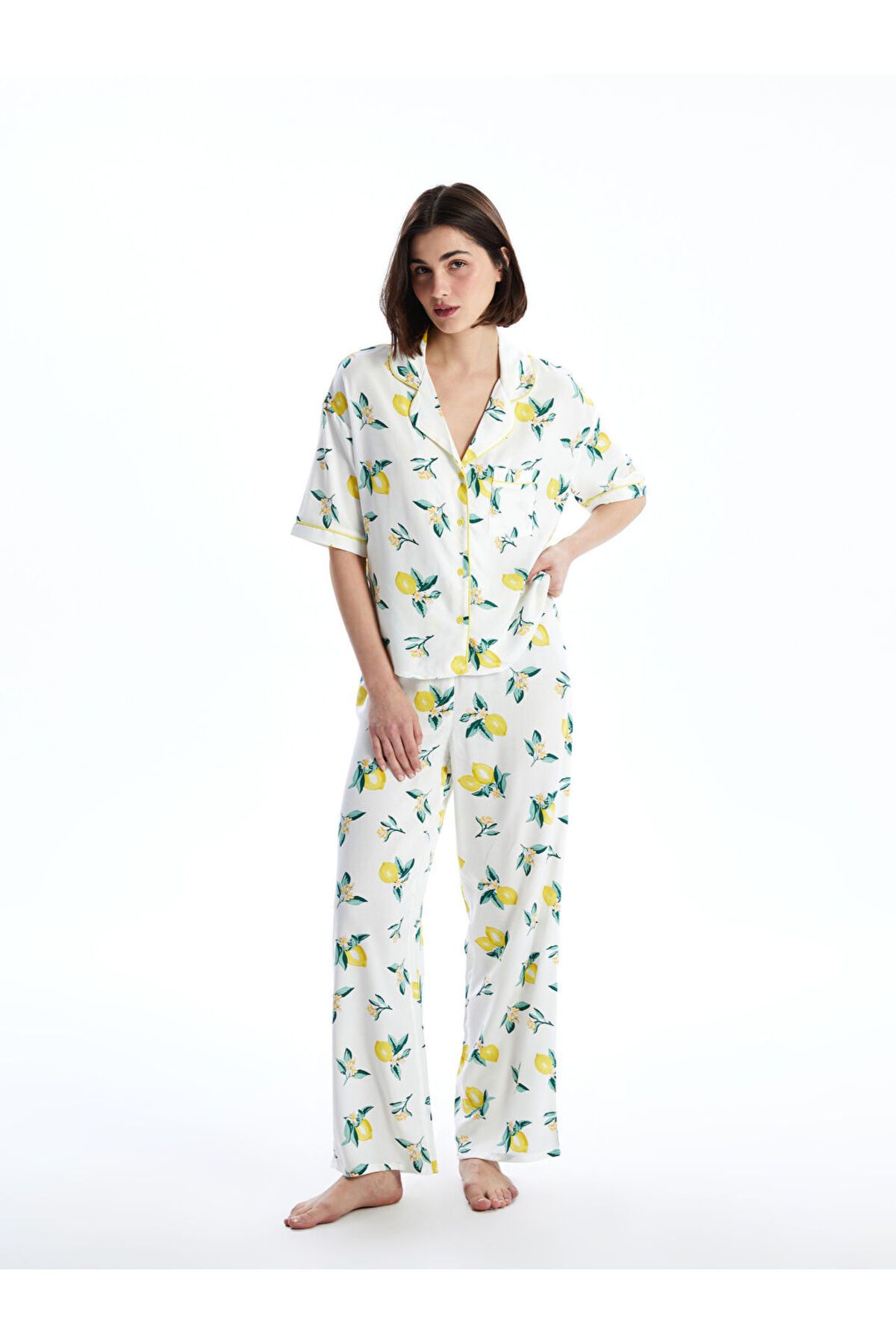 LC Waikiki Yeni Sezon Gomlek Yaka Baskili Kadin Pijama Takimi - S5EP28Z8
