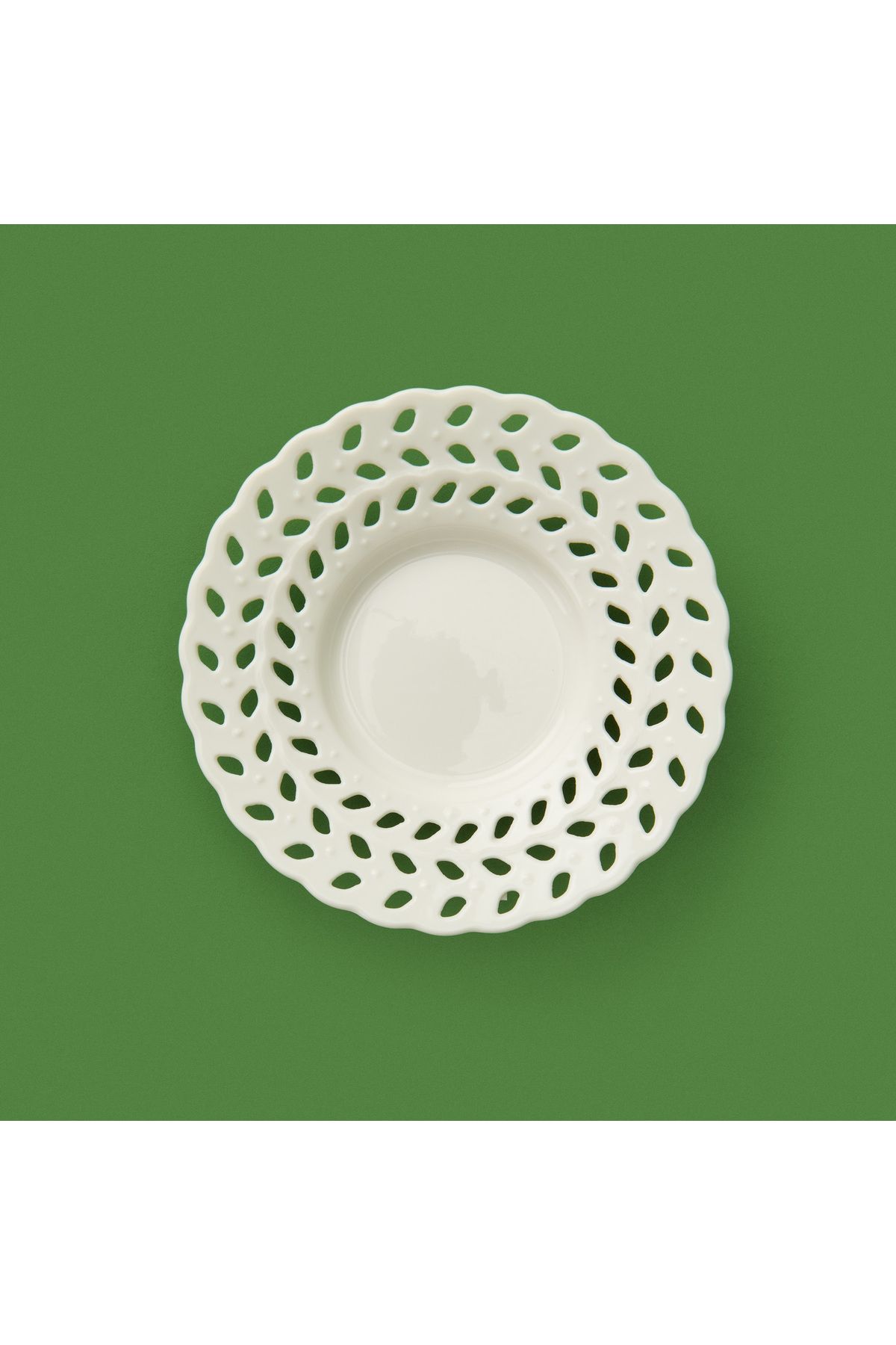 Paçi-Porcelain White Tea Plate with Leaf Lace Motif 2