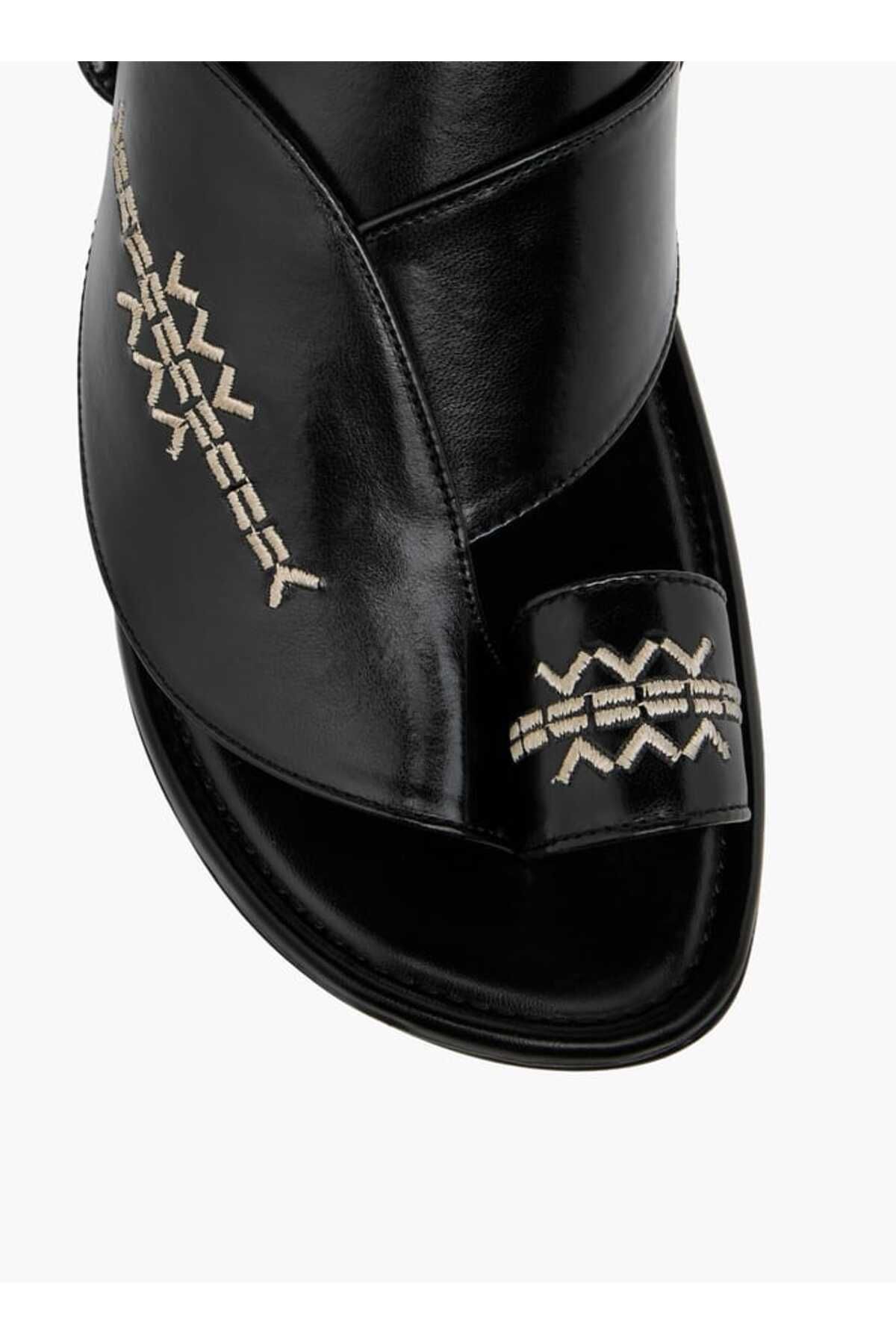 LBL by Shoexpress-Embroidered Slip-On Arabic Sandals with Toe Loop 3