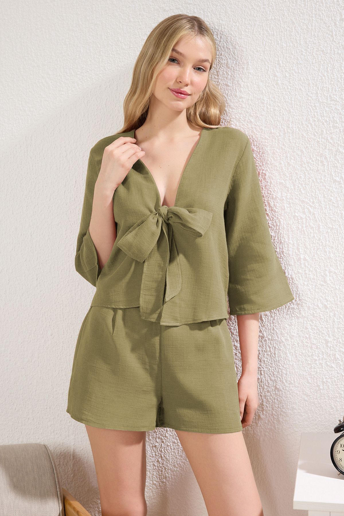 Trendyol Collection Set De Pijamale Țesute 100% Bumbac Kaki, Cu Șireturi/panglică/fundă, Cu Pantaloni Scurți De Muselină Femeie - 42