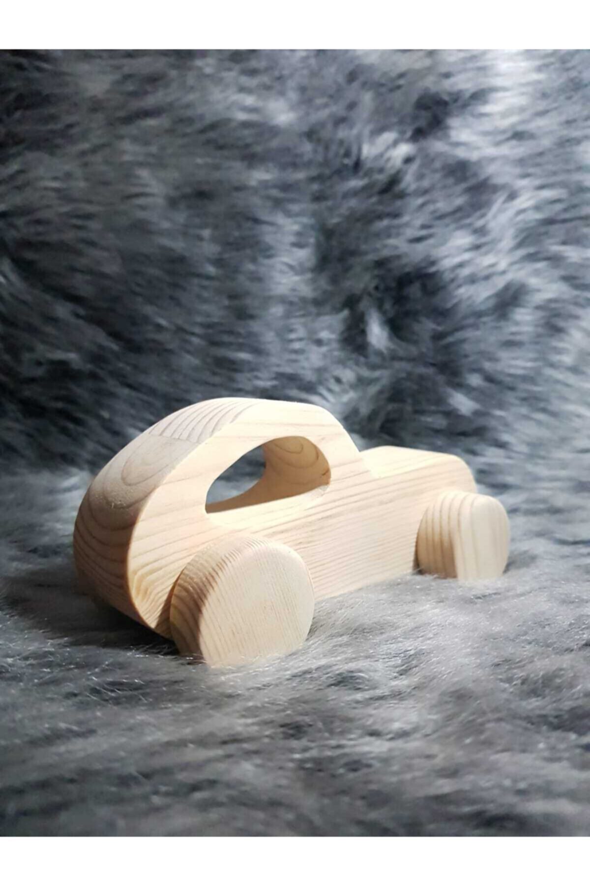 ماشین اسباب‌بازی چوبی