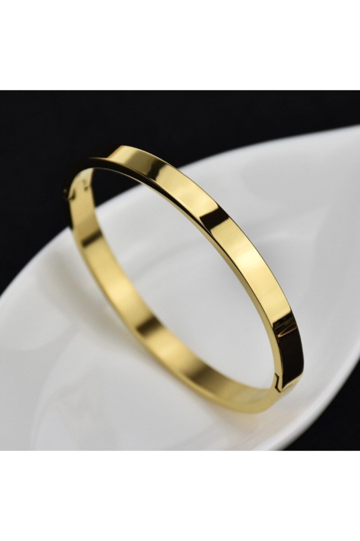 Plain bracelet gold deals