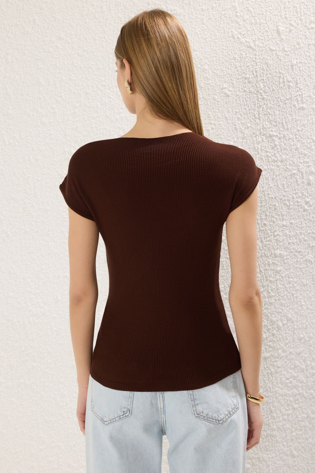 Trendyol Collection-Brown Stand Collar Knitwear Slim Blouse Twoss25Bz00467 4