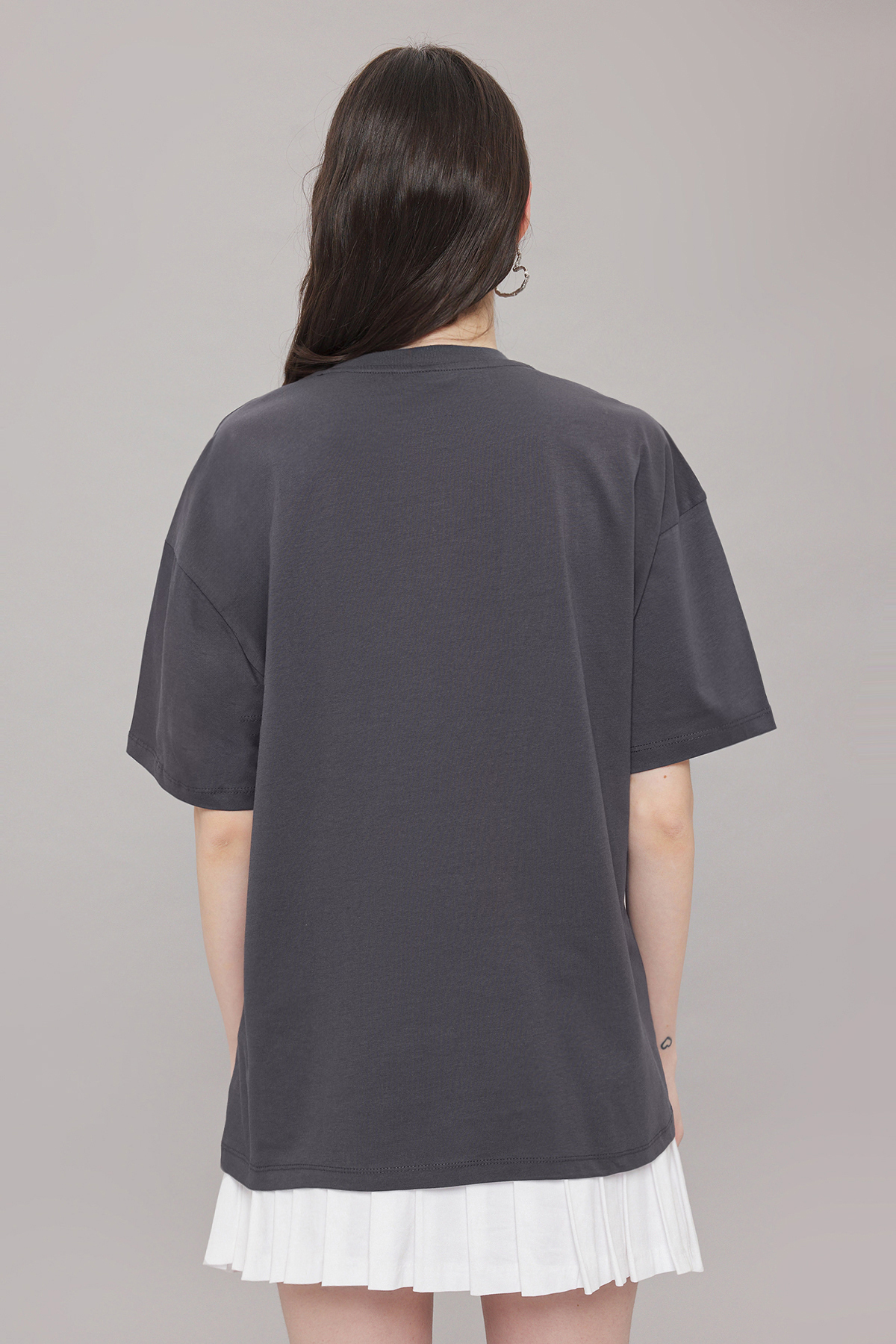 Trendyolmilla  Antrasit %100 Pamuk Oversize/Geniş Kalıp Baskılı Örme T-Shirt TWOSS25TS00075 - Görsel 4