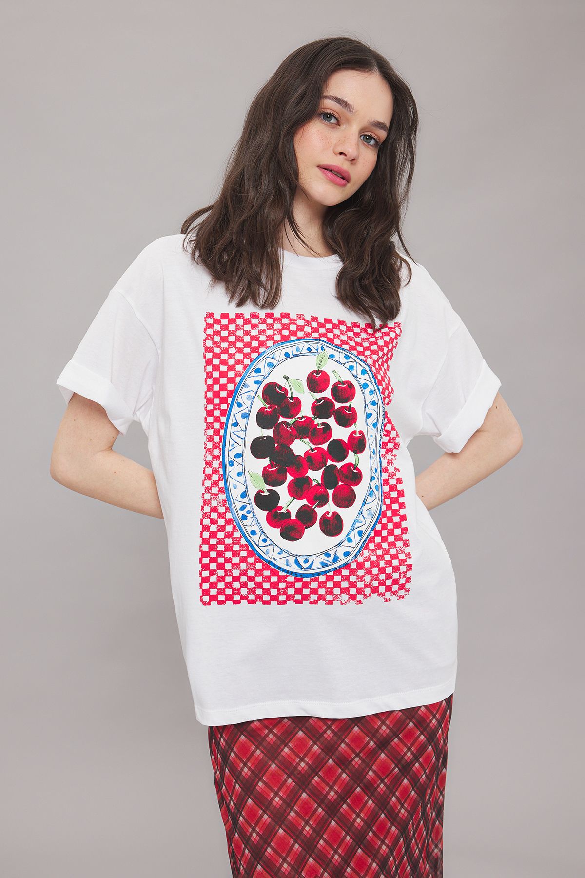 Trendyol Collection Biała, Oversize'owa, Nadrukowana, 100% Bawełniana Koszulka - Twoss25ts00101 Kobieta - XS