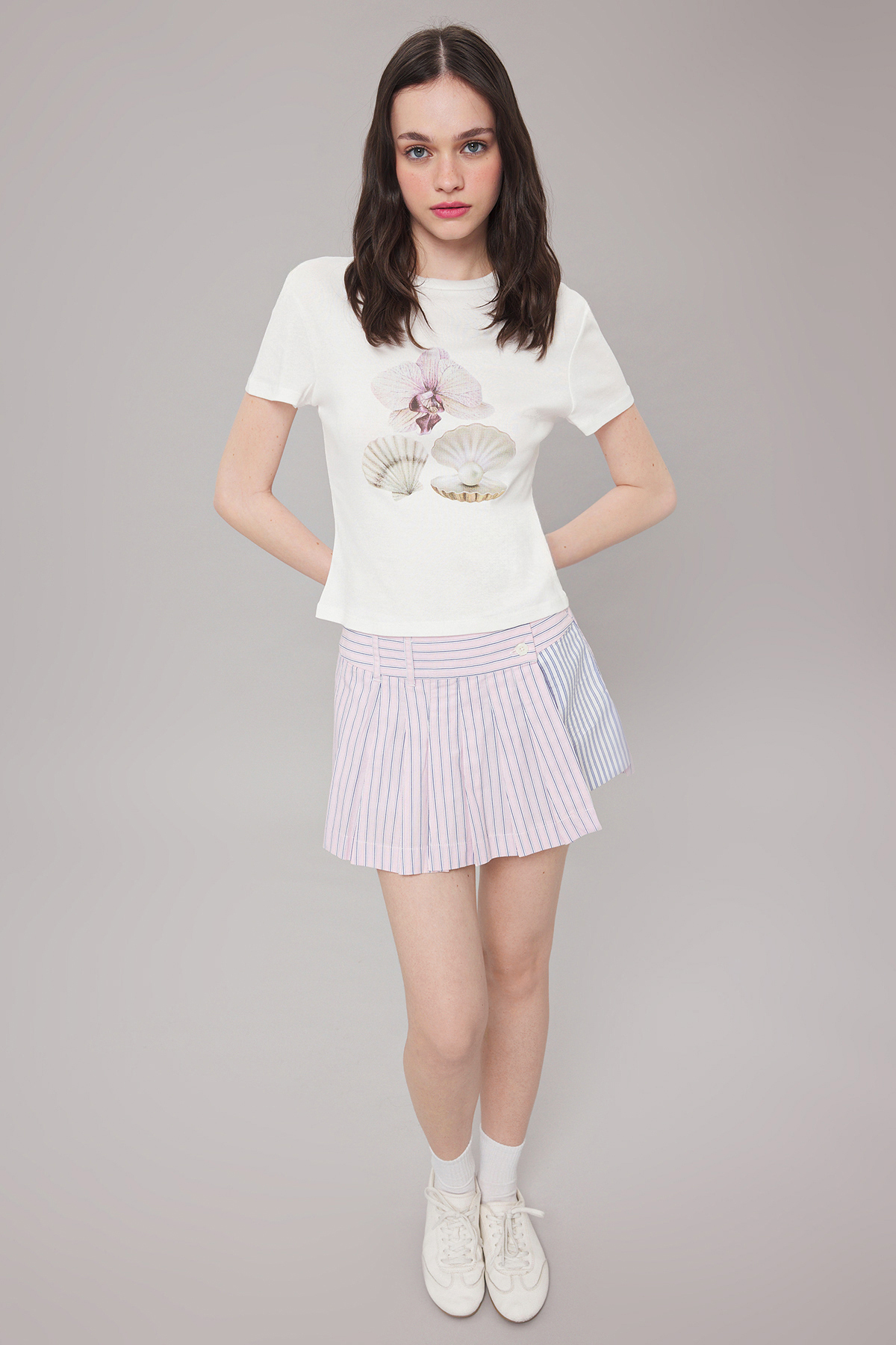 Trendyolmilla  Ekru Baskılı Fitted/Vücuda Oturan Örme T-shirt TWOSS25TS00108 - Görsel 2