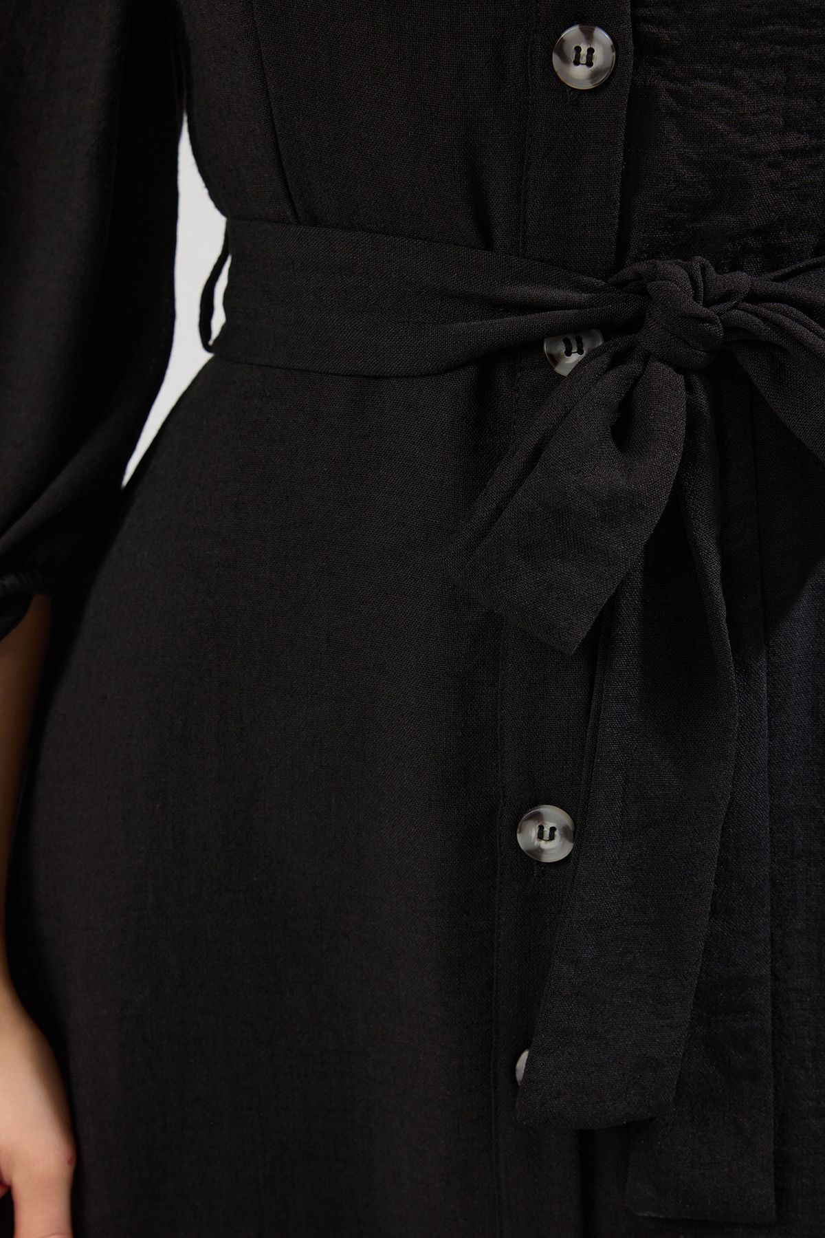 Trendyol Collection-Μαύρο υφαντό φόρεμα με κουμπιά TWOSS19IE0009 3