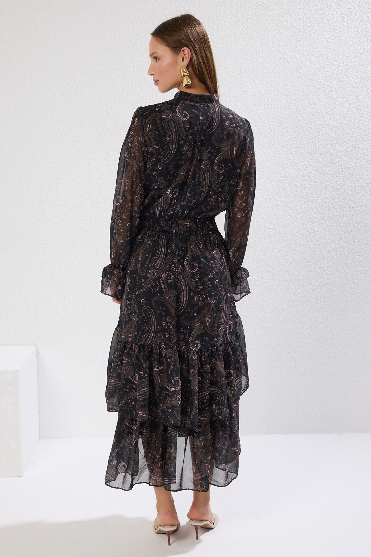 Trendyol Collection-Mehrfarbiges, gewebtes Winterkleid mit Neckholder TWOAW21EL1448 4