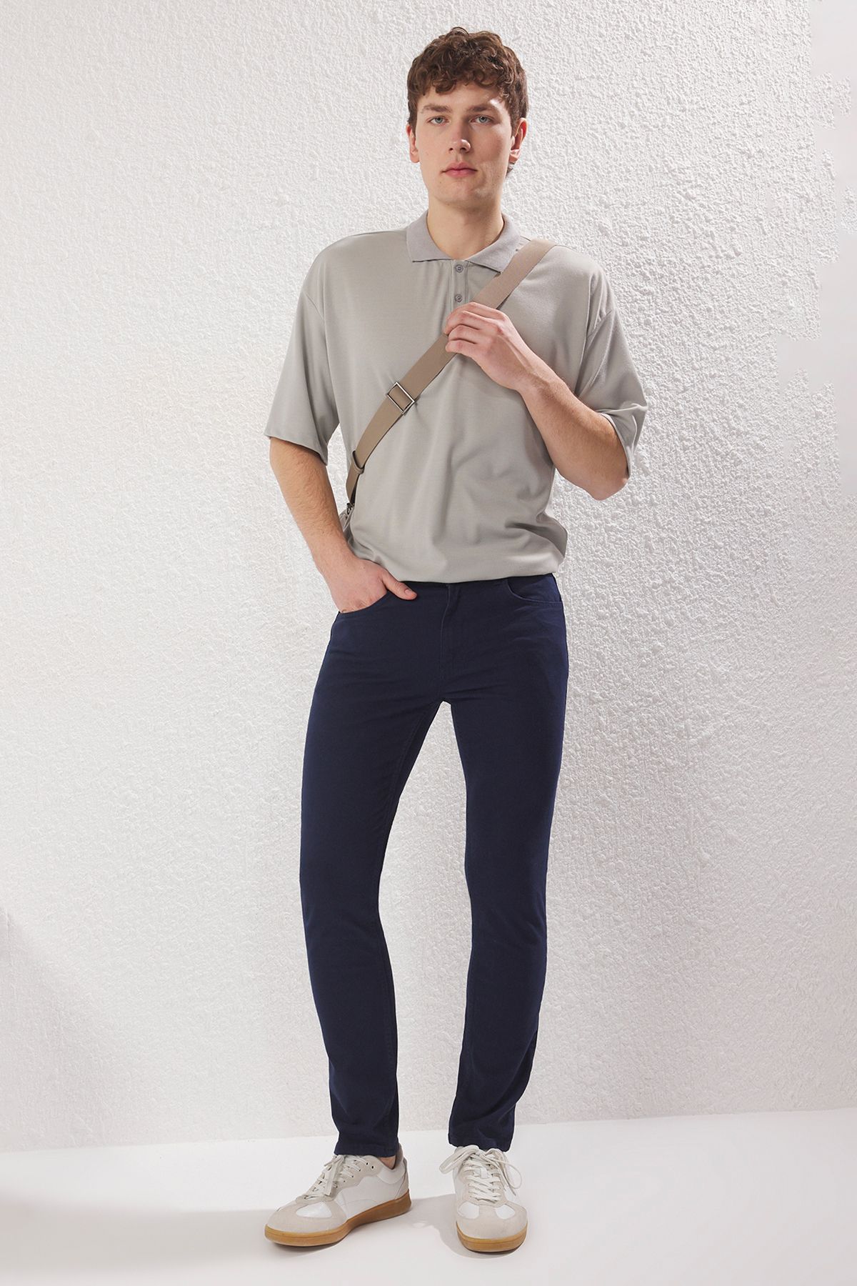 Trendyol Collection-Námořnická modrá Slim Fit Basic 5 kapesní flexibilní gabarínové kalhoty Tmnss25Pl00020 1