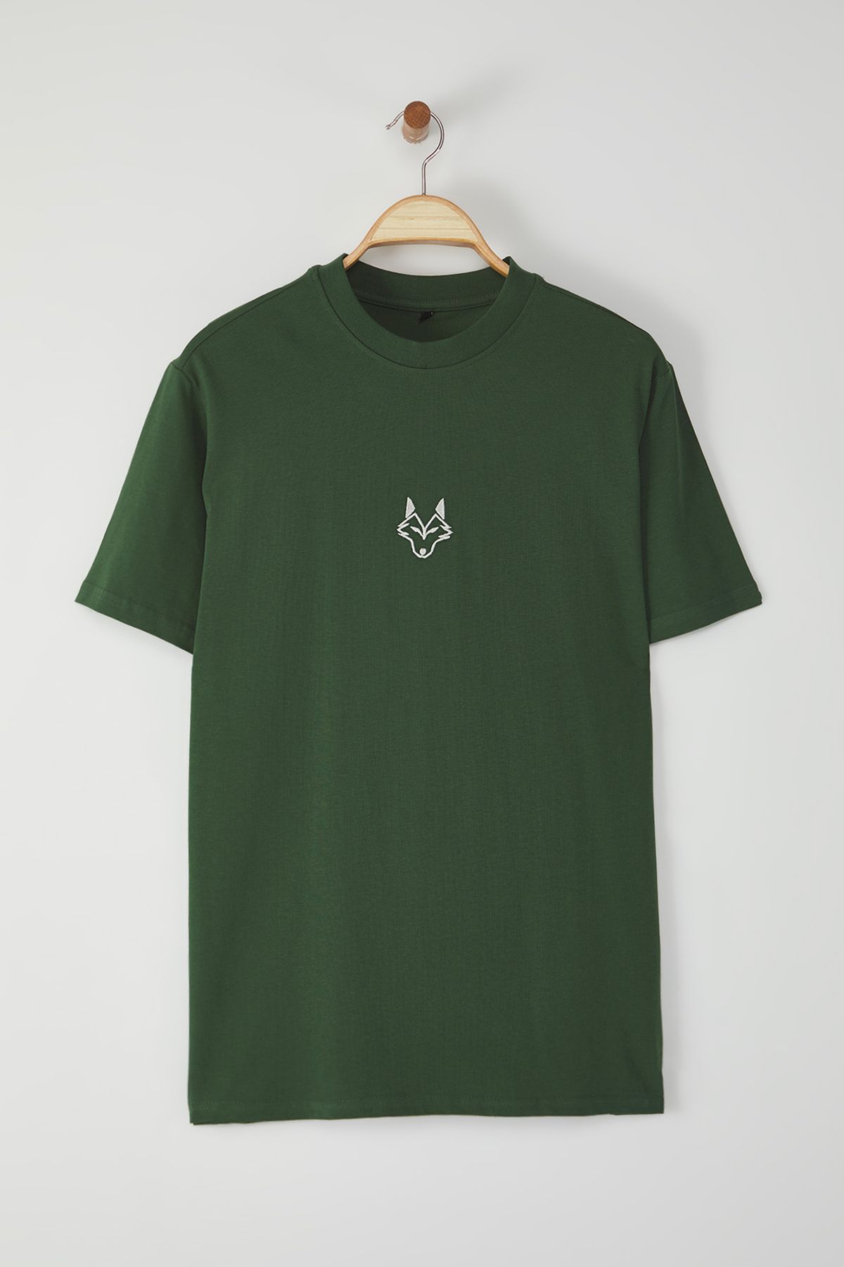 Trendyol Collection-Khaki Wolf hímzésű 100% póló - Normál szabású TMNSS24TS00056 1