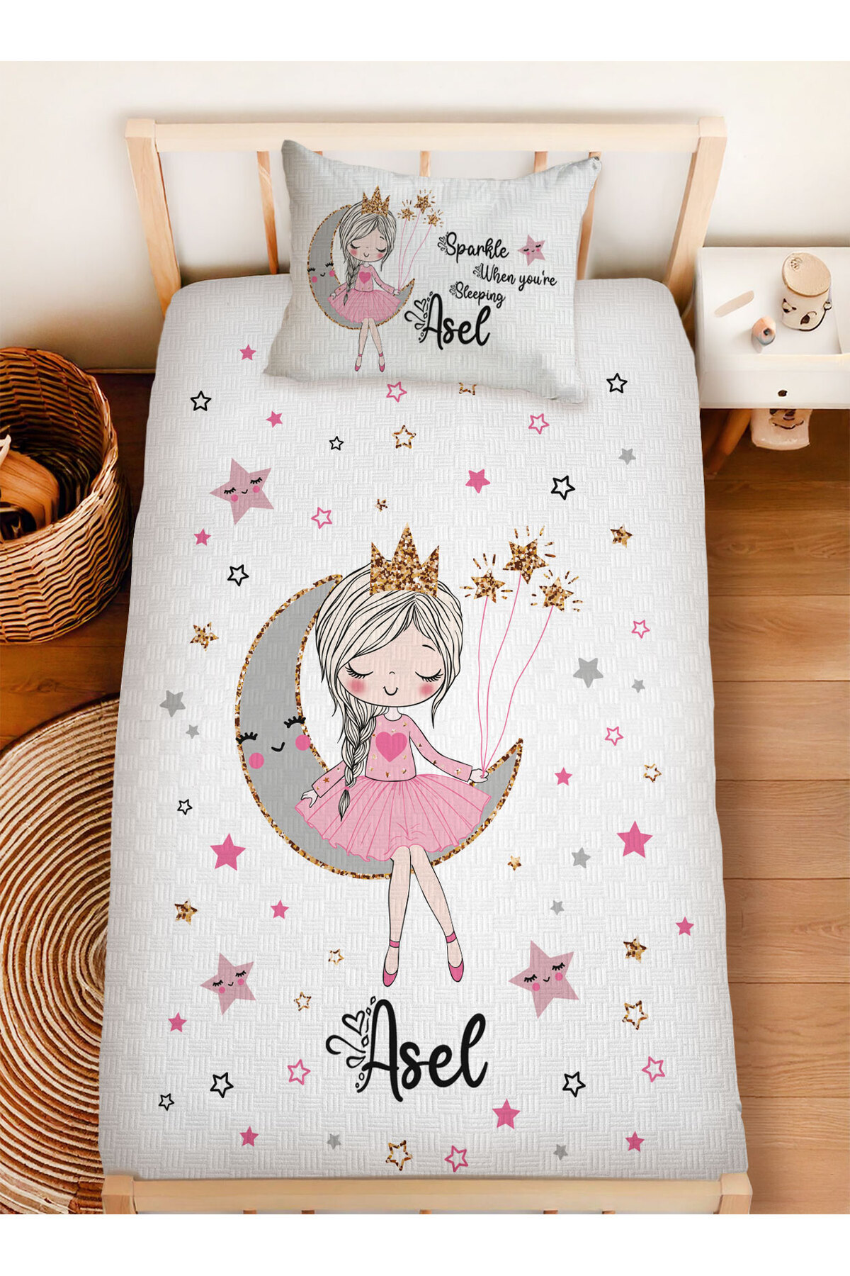 Homamia İsme Özel %100 Pamuk 160x230 Tek Kişilik Pike Takımı Aydaki Kız