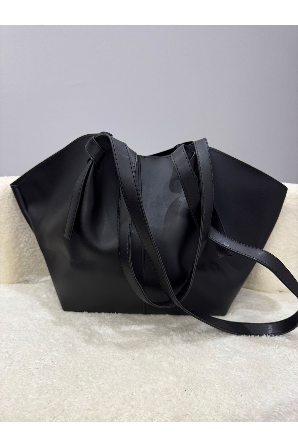 BAGS Kadın Siyah Deri Düğüm Model Omuz Çantası Yavrulu