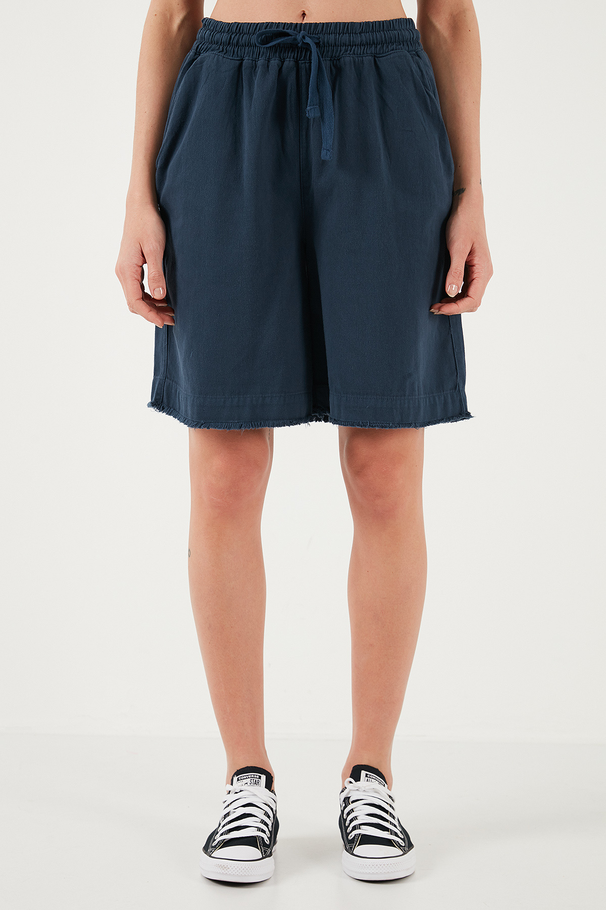 Lela-Cotton Standard Fit Normal Waist Tie Pocket Shorts Shorts 668Yp5326 3