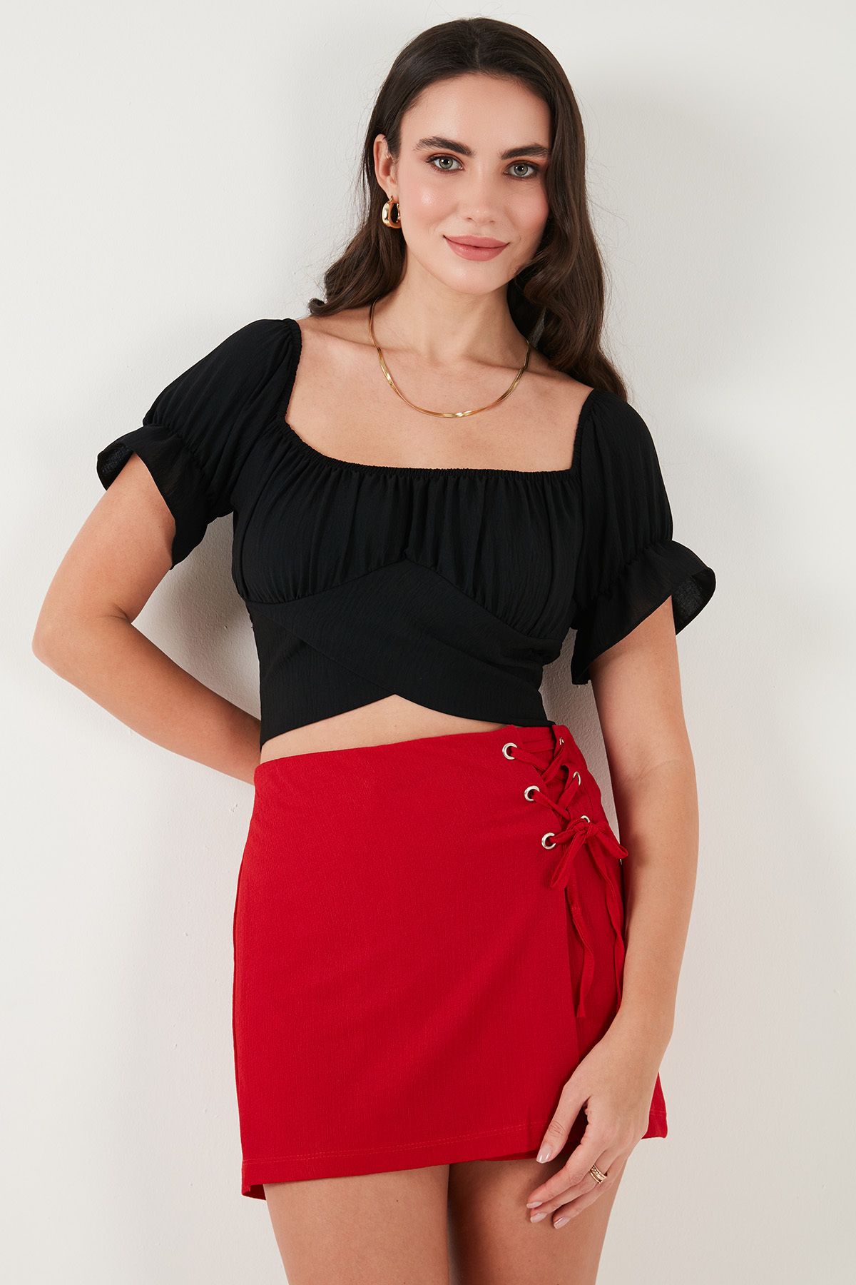 Lela-Regular Fit Madonna Collar Lacing Detailed Crop Blouse Bluz 6527017 5