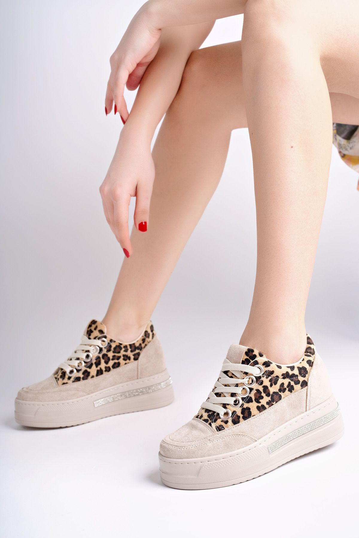 meyra'nın ayakkabıları-Women's Leather Leopard Lace-Up Back Stone Thick Sole Sneakers 2