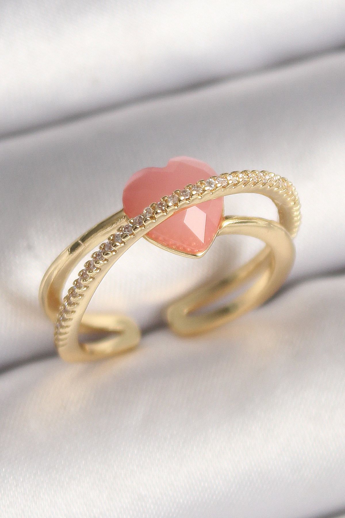 MAYAS Pirinç Gold Renk Pembe Kristal Kalp Model Zirkon Taş Detaylı Kadın Yüzük