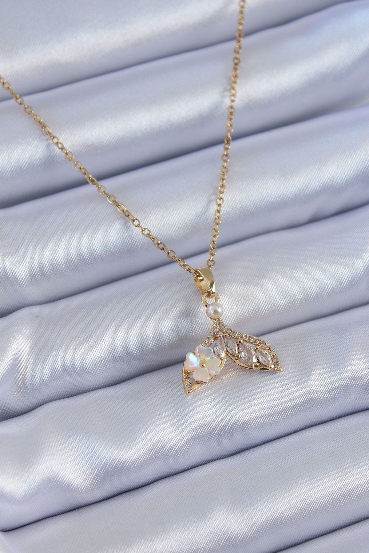 Clariss 316L Çelik Gold Renk Zirkon Taşlı Martı Model Çiçek Detay Kadın Kolye