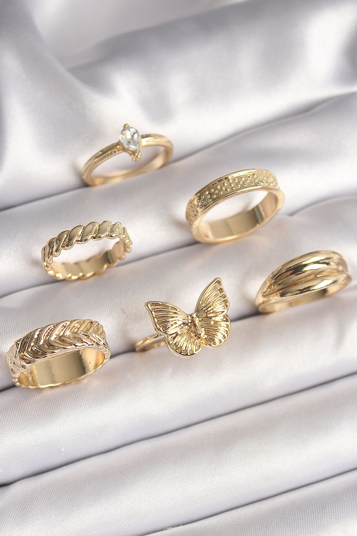 MMB Boutique Pirinç Gold Renk Zirkon Taşlı İşleme Detaylı Kelebek Figürlü 6'Lı Kadın Yüzük Seti