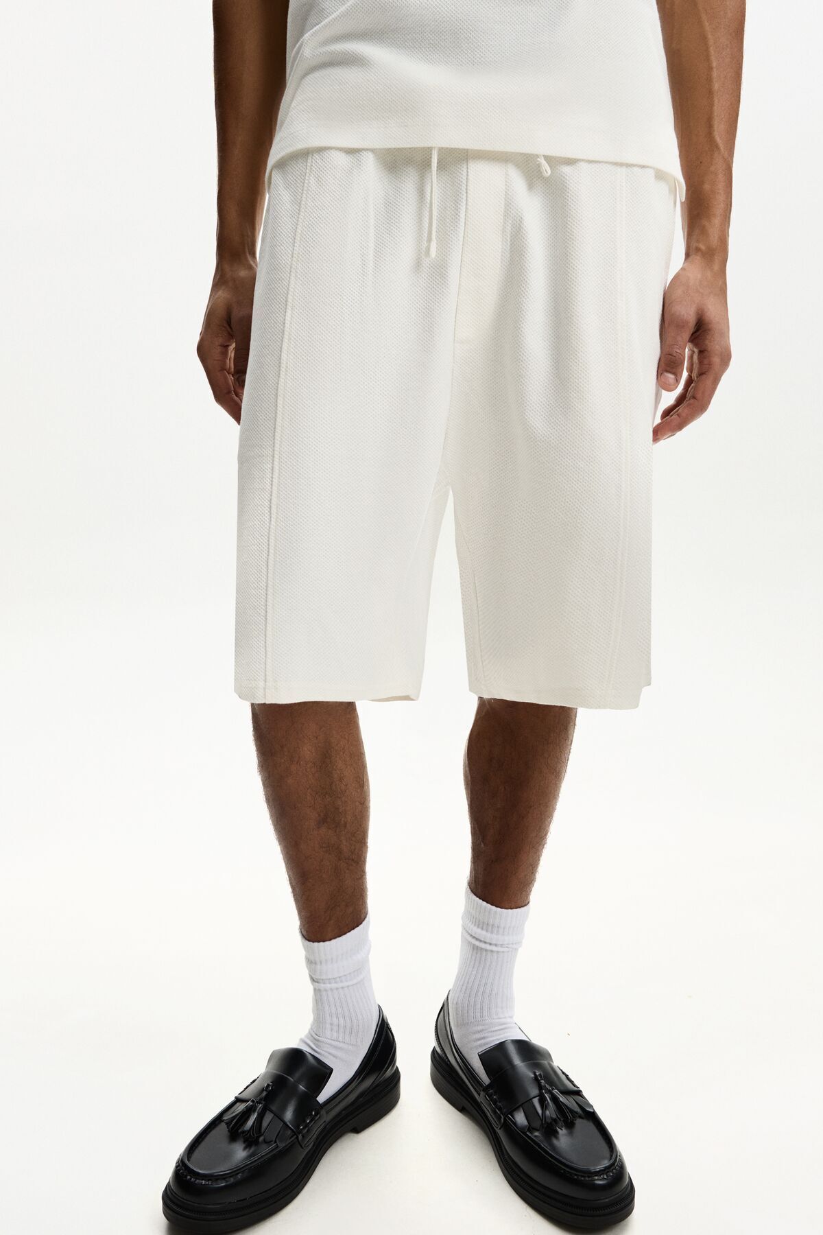 Bershka-Textured Bermuda Shorts Ramadan 4