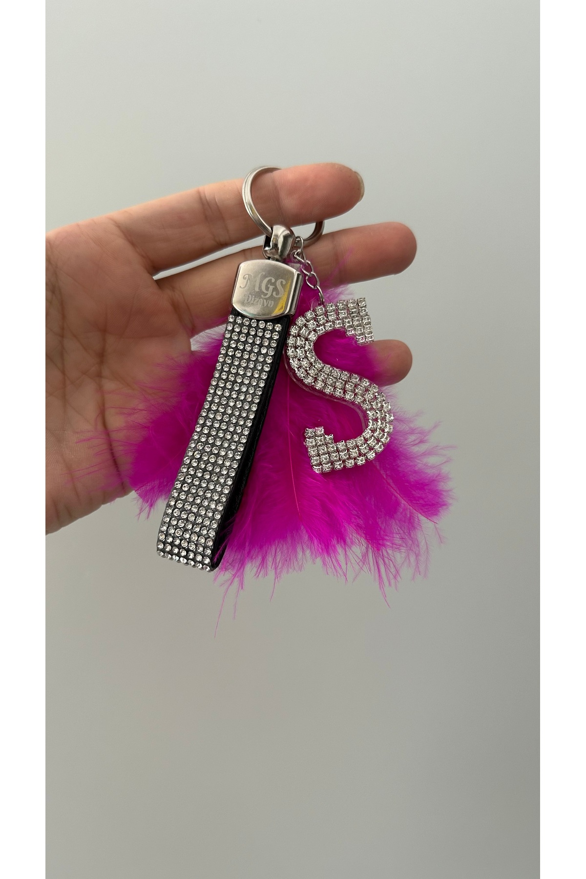 fuchsia feather keychain with sawaroski stone (forward the letter via msg)